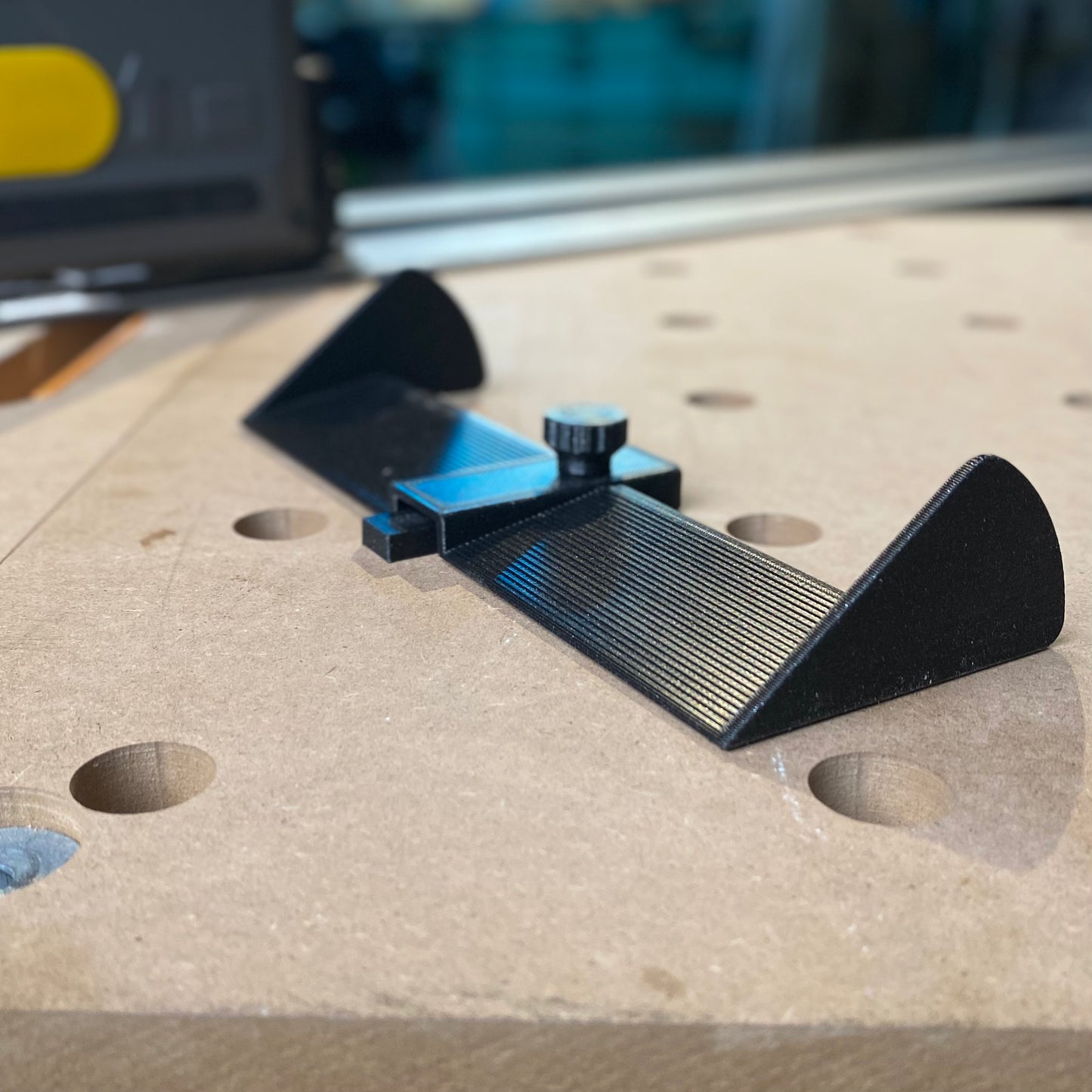 Hose Deflector for Dewalt Track Saw Guide Rail